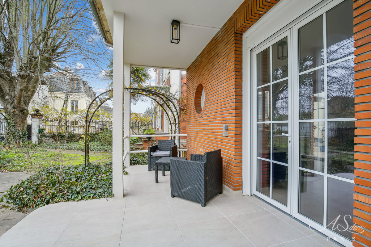 Renovation studio saint gratien terrasse porche mobilier jardin