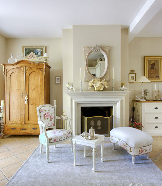Decoration maison reuil malmaison chic petit salon 1