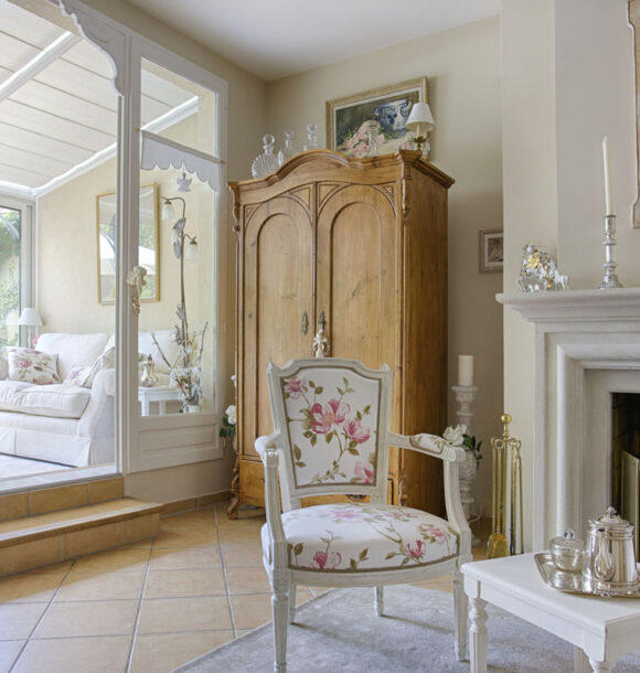 Decoration maison reuil malmaison chic petit salon 2