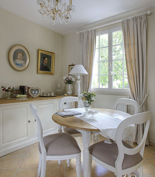 Decoration maison reuil malmaison chic salle a manger 3