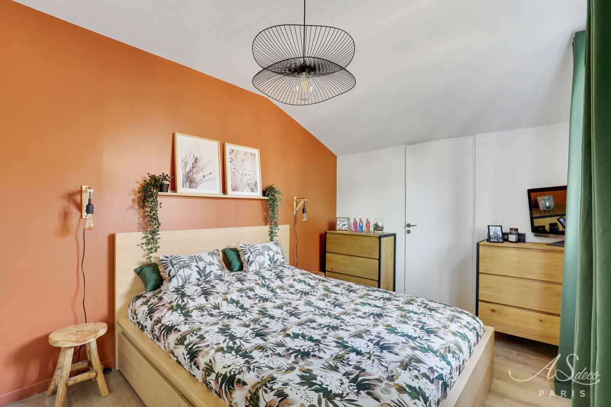 Renovation decoration maison le plessis bouchard chambre mur tete de lit terracotta 1