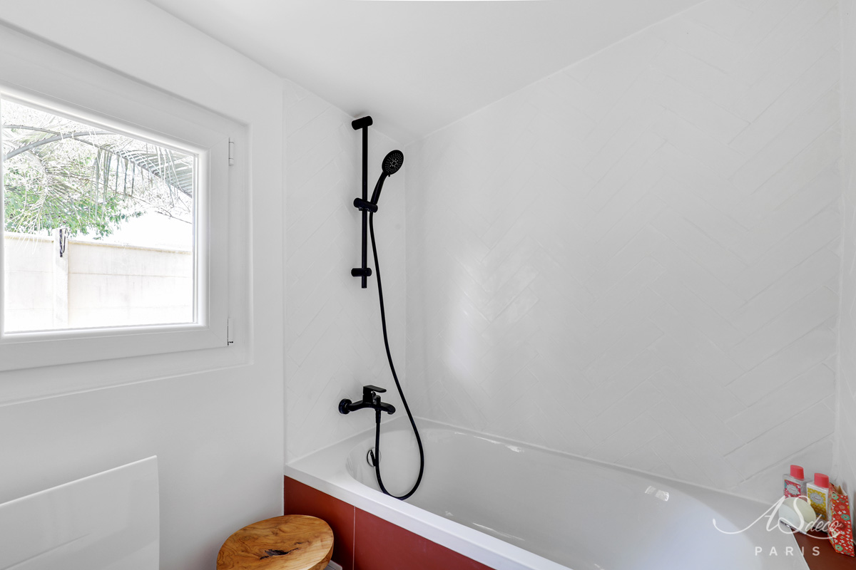 Renovation decoration maison le plessis bouchard salle de bain baignoire carrelage zellige 1