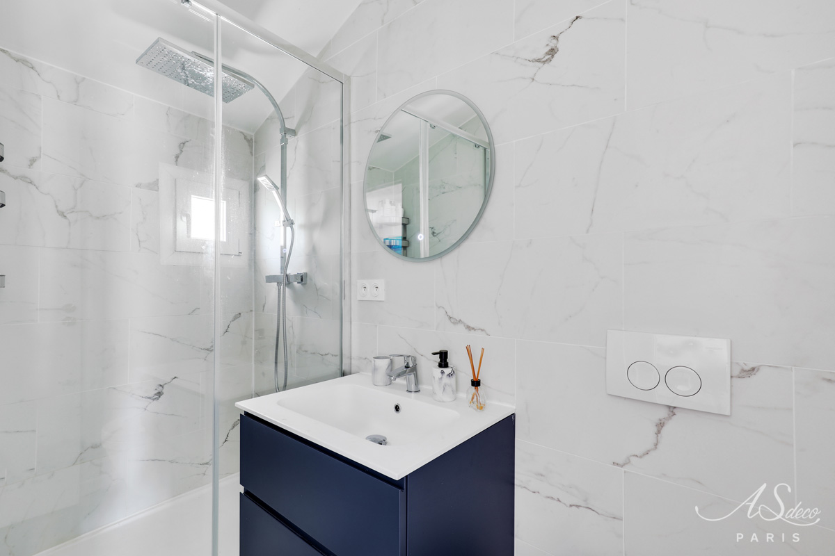 Renovation decoration maison le plessis bouchard salle de douche marbre bleu 1