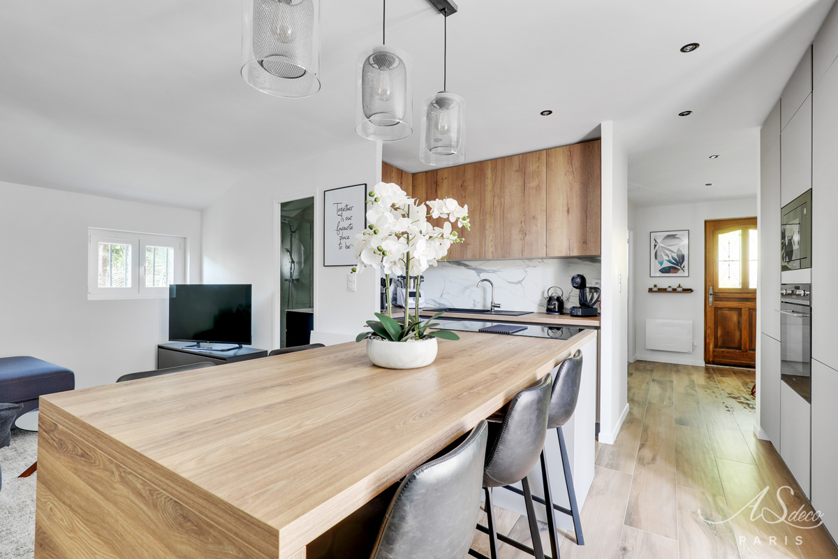 Renovation decoration maison le plessis bouchard sejour cuisine ilot table 1