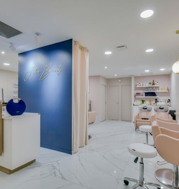 Decoration institut sannois comptoire coiffeur rose or 1