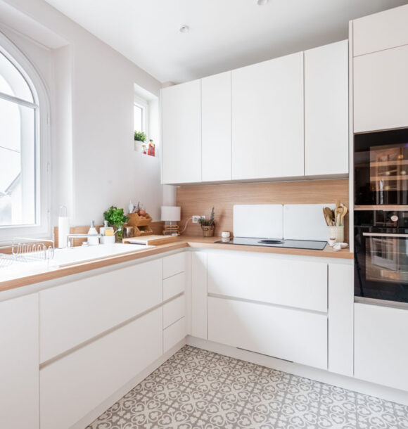 Decoration appartement enghein les bains cuisine blanche bois