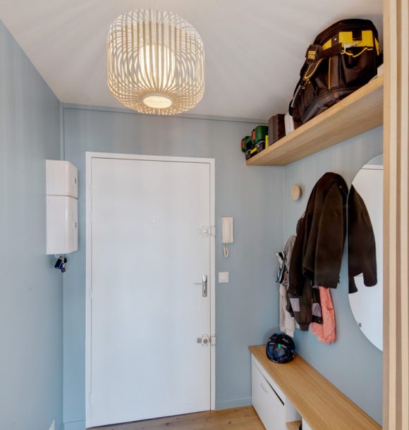 Renovation decoration appartement hauts de seine suresnes entree claustra bois penderie