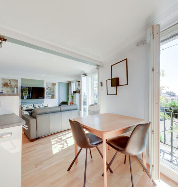 Decoration appartement paris abbesses salle a manger table bois