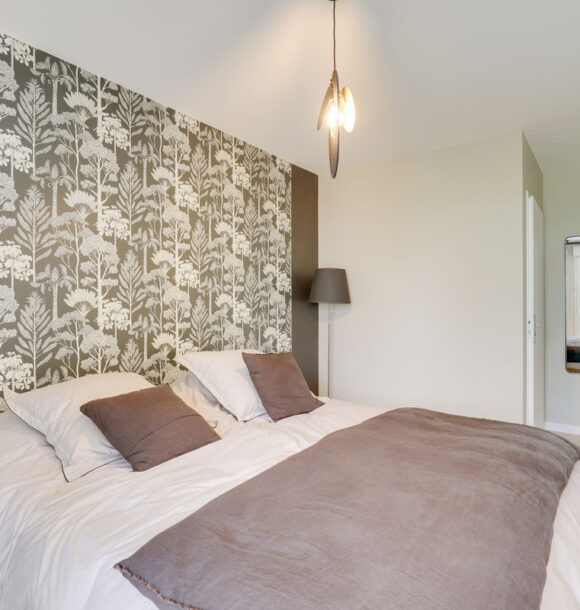 Decoration appartement st cloud chambre parentale papier peint arbre