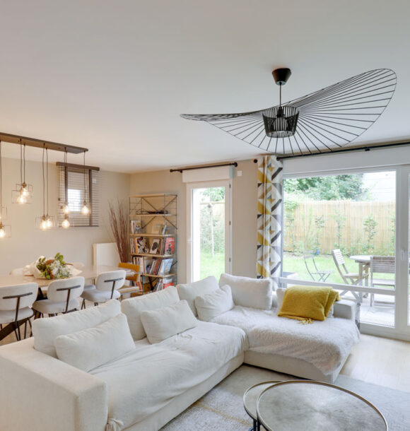 Decoration appartement st cloud salon jaune blanc